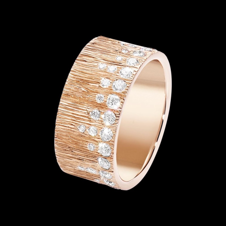 خاتم من بياجيه من الذهب الوردي السادة