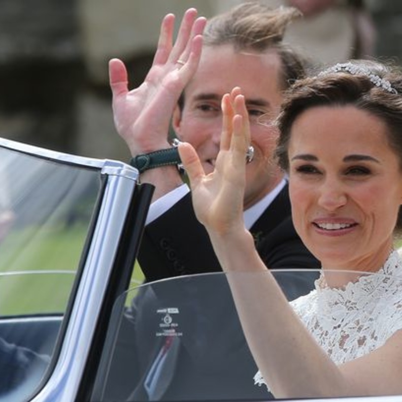 مجوهرات بيبا ميدلتون يوم زفافها تجمع بين الكلاسيكية و الرقي