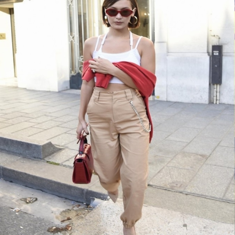 تيور مبتكر باللون الأسود اختارته كيندل جينير في باريس