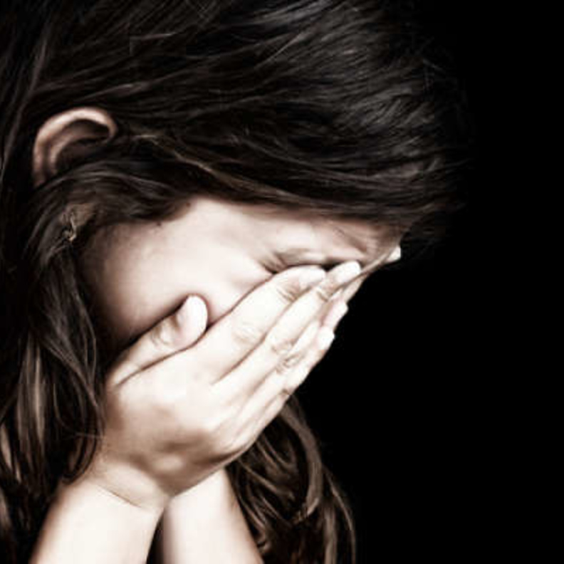 يمكن التعرف على أثار التحرش الجنسي على الأطفال من إشارات عديدة