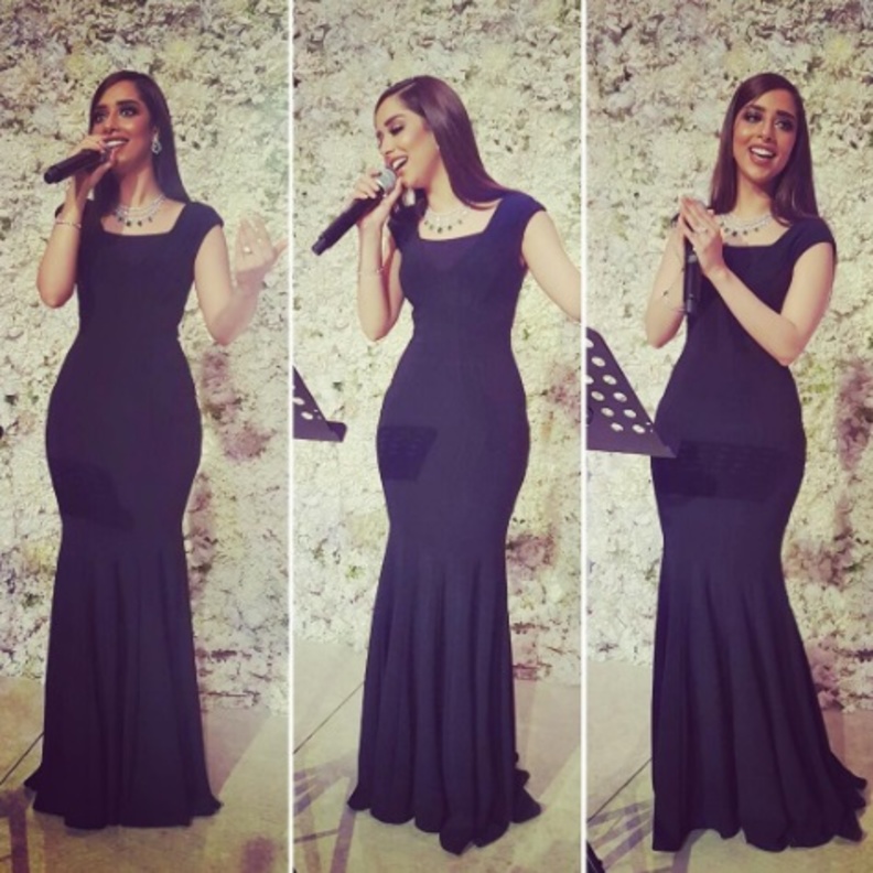 النجمة بلقيس لا تتخلى عن اللون الأسود