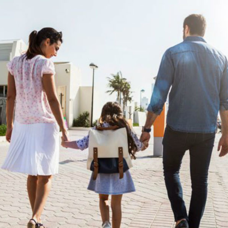 اختاري المدرسة التي توفر منهاجا تربويا داخل و خارج الفصول الدراسية