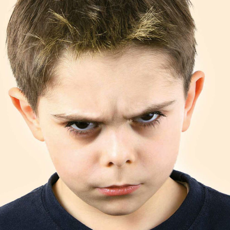 نصائح تربوية للتعامل مع الاطفال اثناء الغضب 