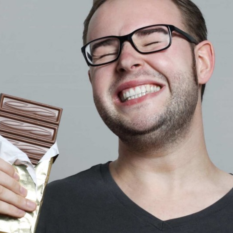 الشيكولاتة تزيد إنتاج هرمون الأنوثة