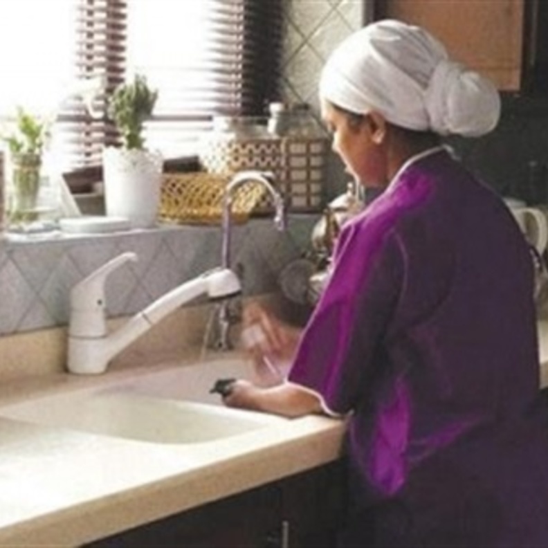 خادمة تستأجر شاحنة لنقل ما سرقته من منزل إماراتي