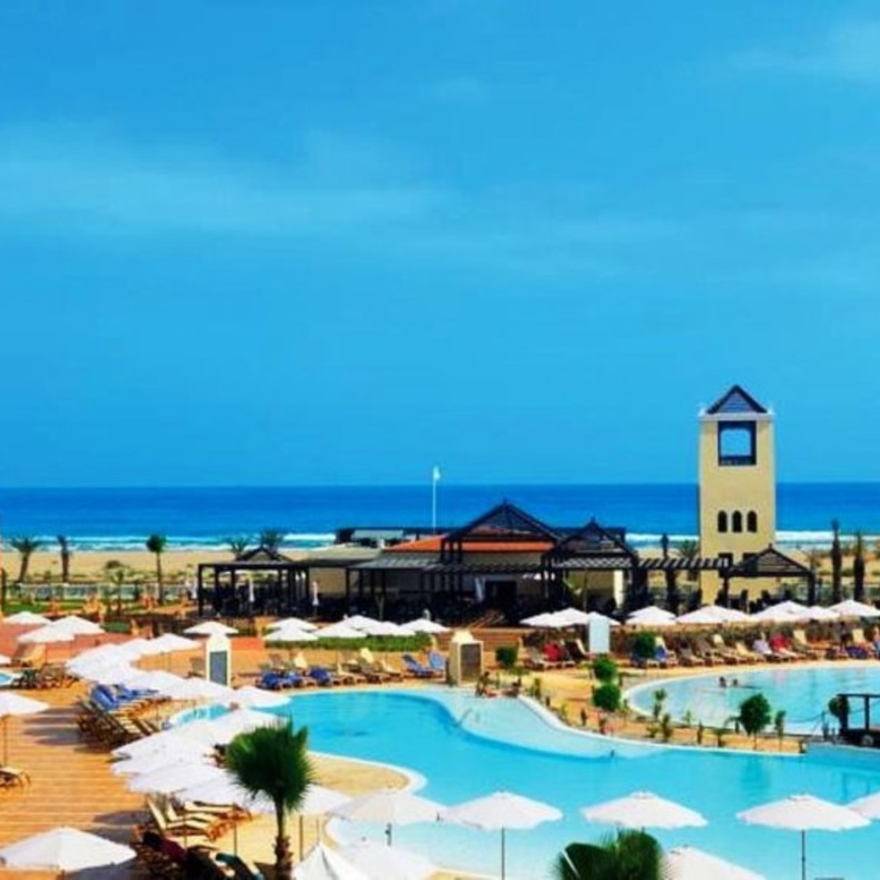 تعد شواطئ بلدة سيدي كاوكي المغربية بديل رائع لشواطئ منطقة الصويرة القريبة.