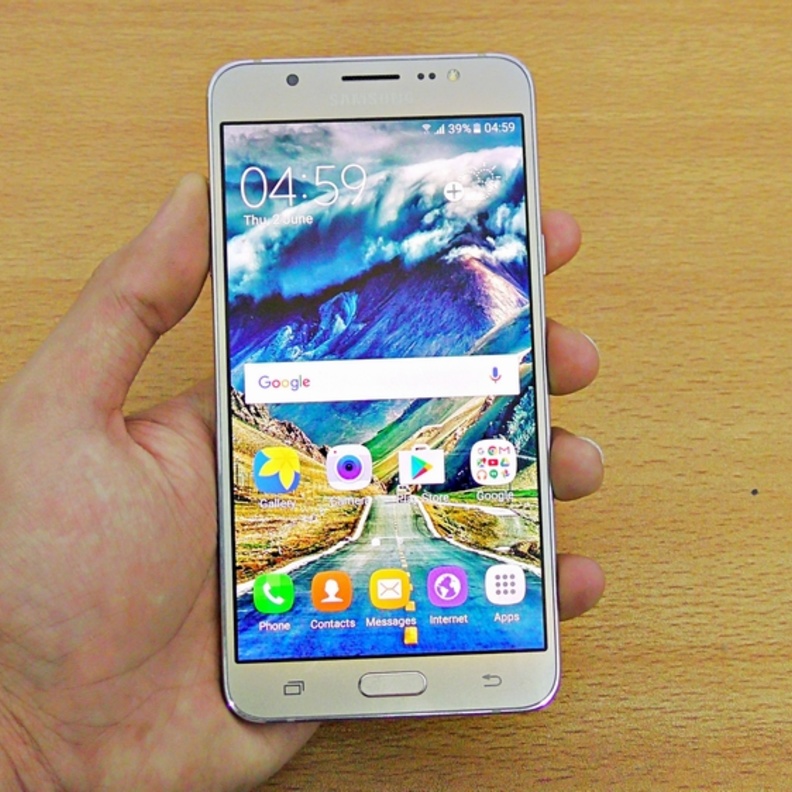 سامسونج تكشف عن 3 أجهزة جديدة من عائلة J