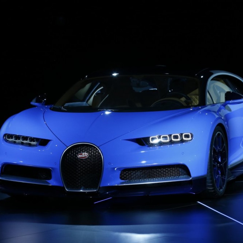 بوغاتي تنافس بسيارتين في قائمة أغلى السيارات في العالم