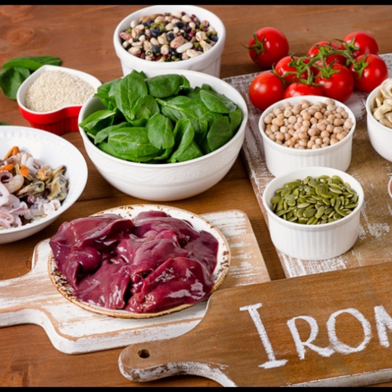 تناول الأطعمة الغنية بالحديد علاج لنقصانه