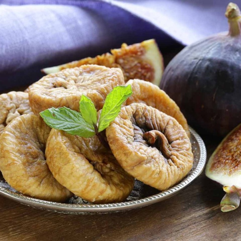 التين المجفف مثالي لفقدان الوزن وتقوية العظام والحفاظ على ضغط الدم