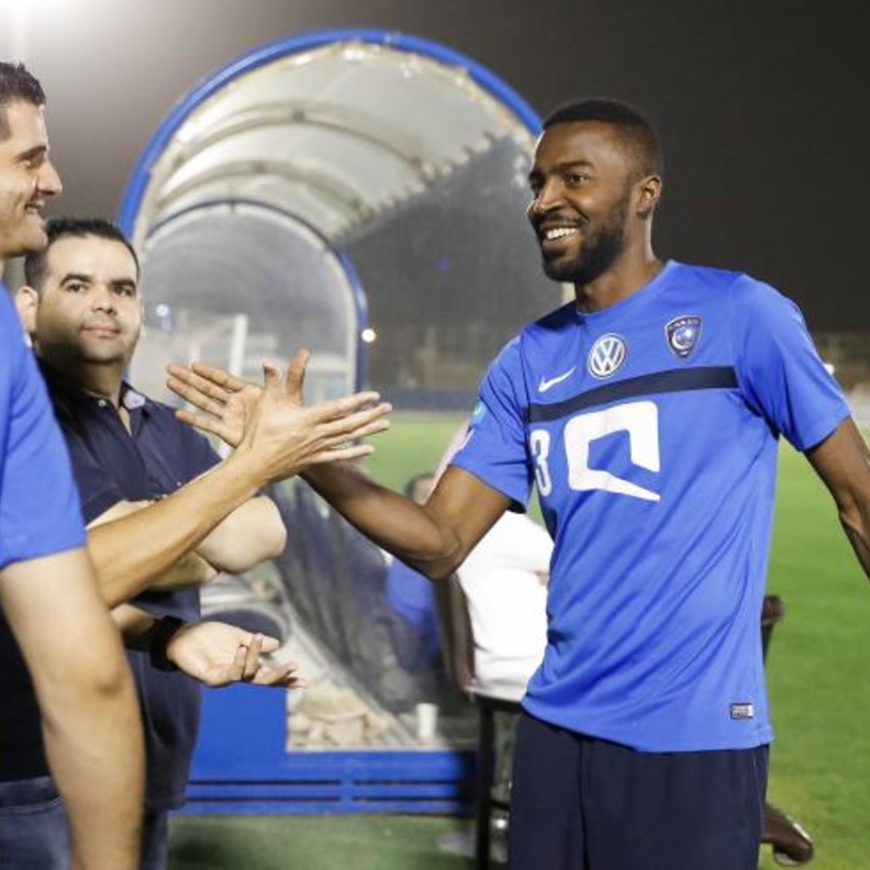 7 أندية تبارك لفريق الهلال بطل الدوري السعودي