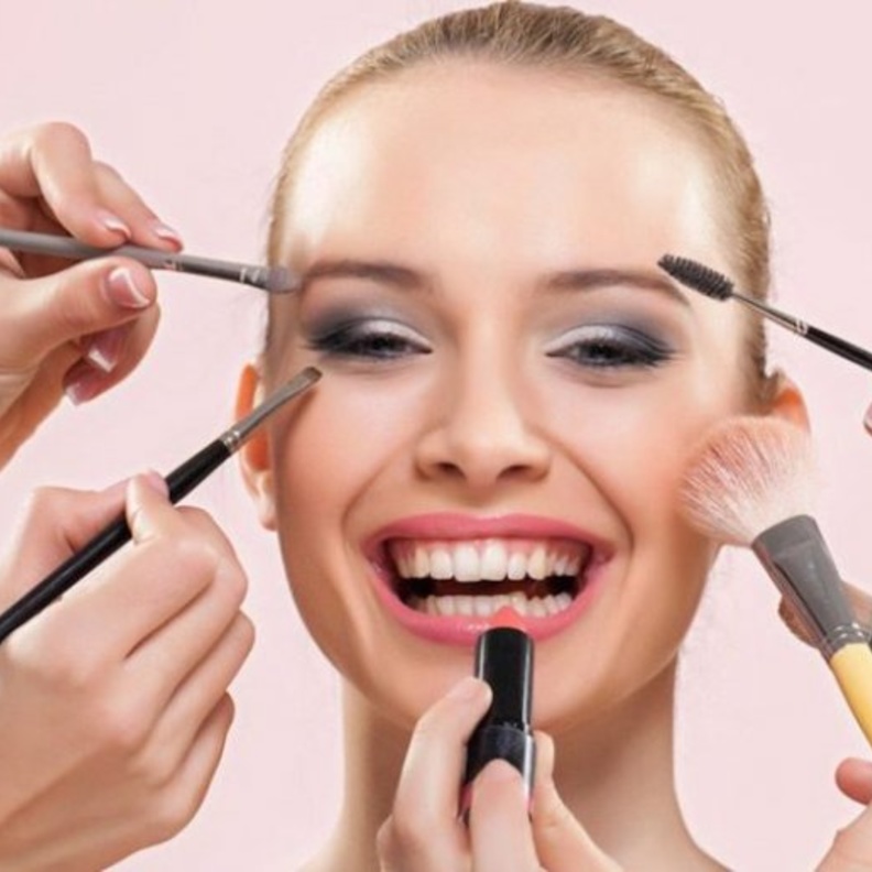 اشياء تُفسد مكياج الزفاف