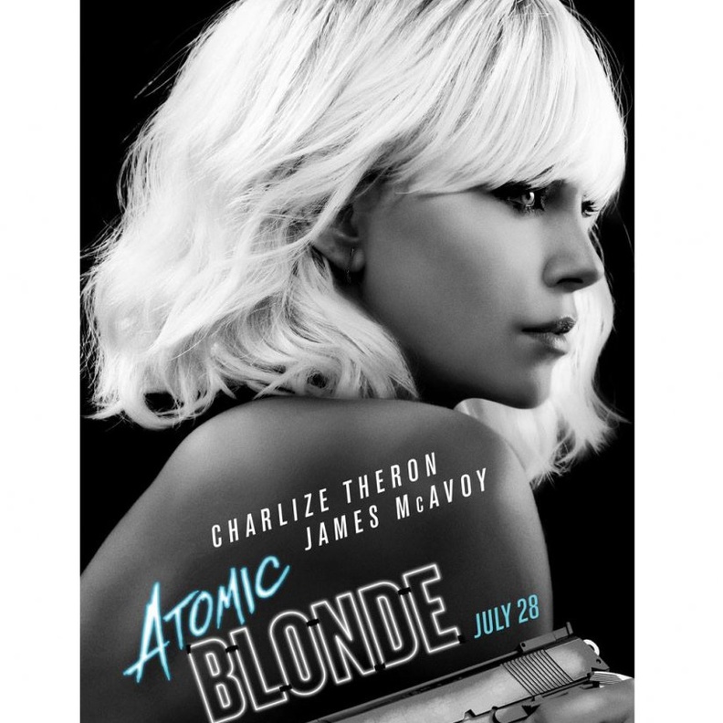 كريس هيمسوورث يقترح جديا منح تشارليز ثيرون درو جيمس بوند