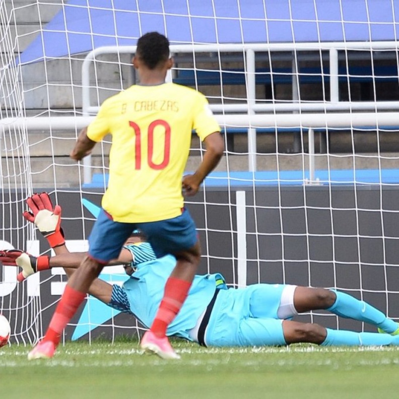 الأوروغواي تجاوزت منتخب السعودية لتلاقي البرتغال