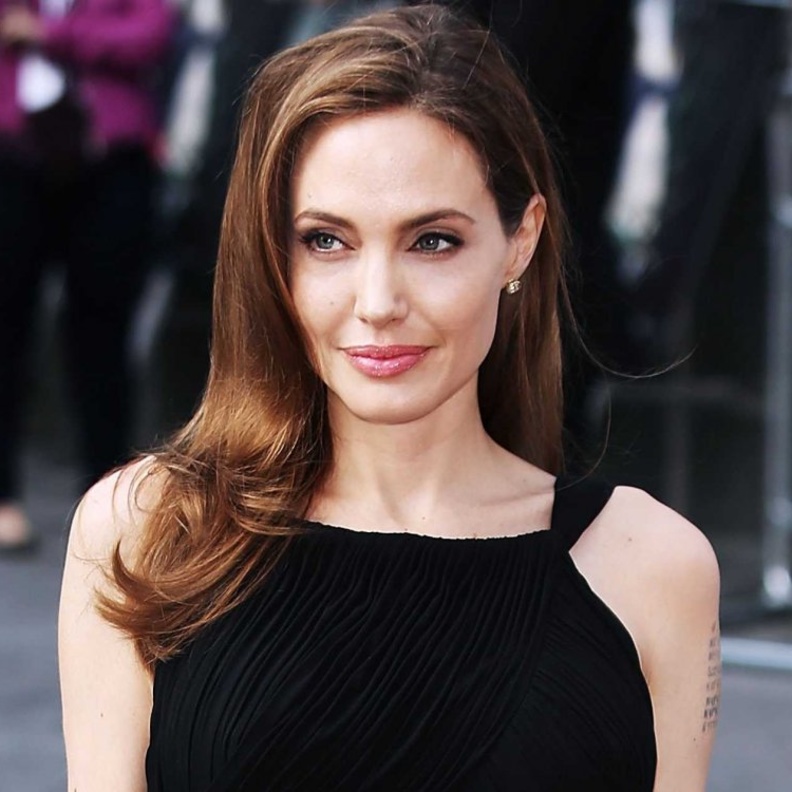 أنجيلينا جولي (Angelina Jolie) ستتزوج من ثري بريطاني