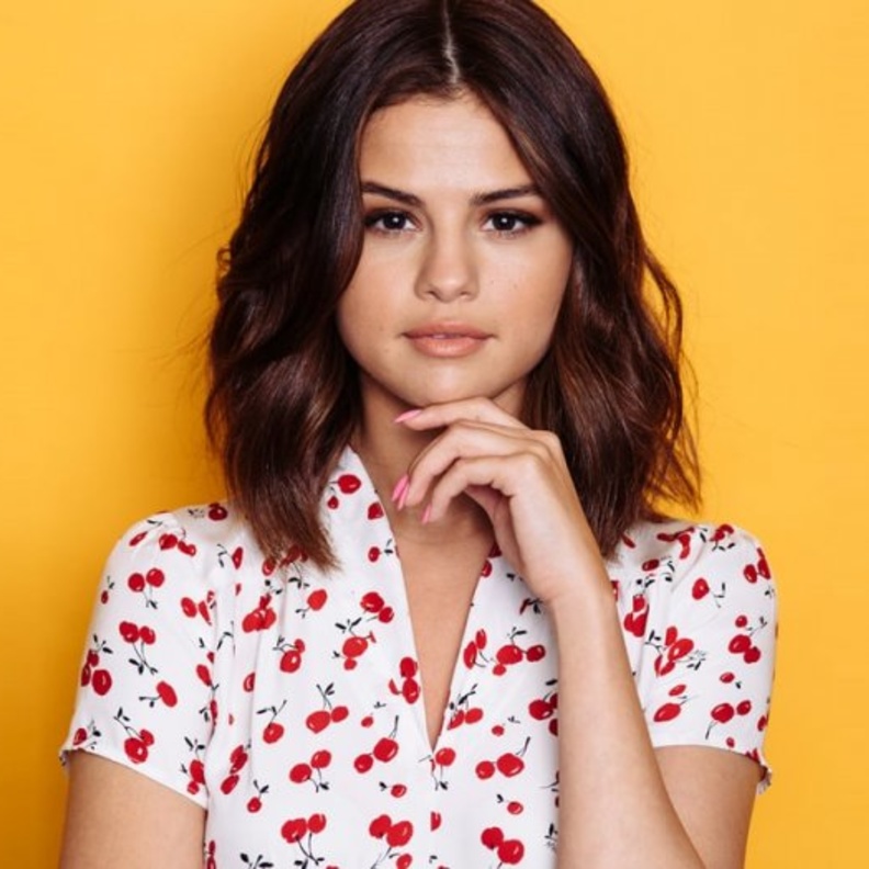 سيلينا جوميز في اطلالة حديثة