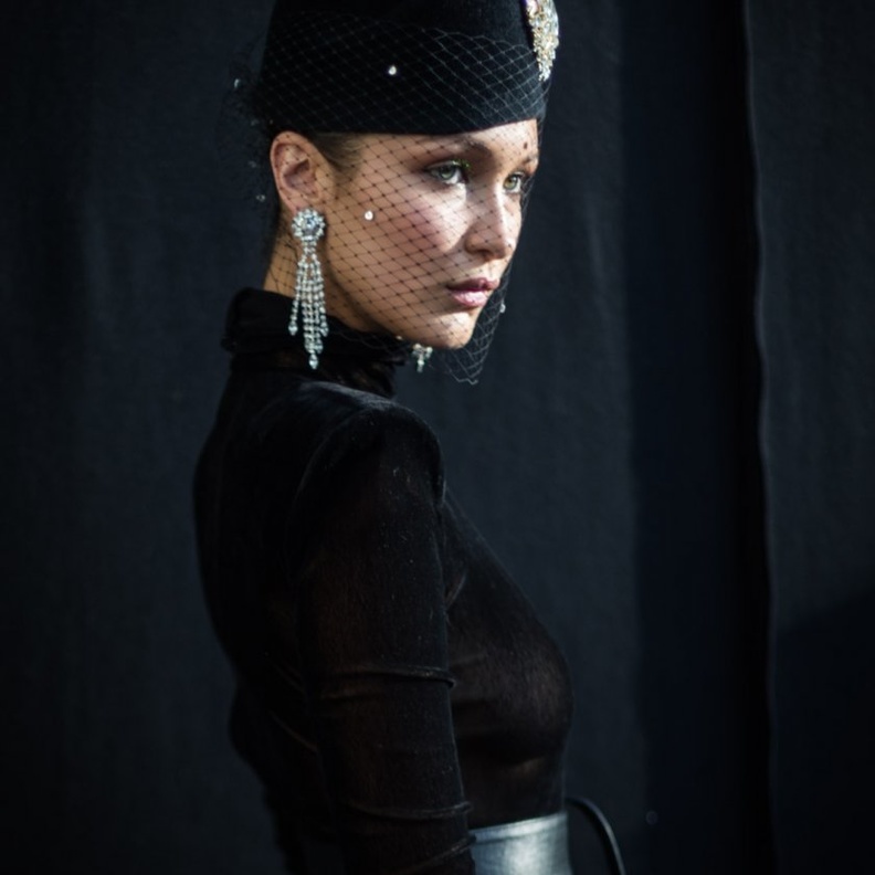 إحتفل المصمّم الفرنسي ألكسندر فوتيه بموسم التعاون الـ11 مع دار سواروفسكي  Swarovski 