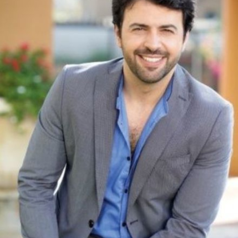 تيم حسن يبارك ل هشام حداد