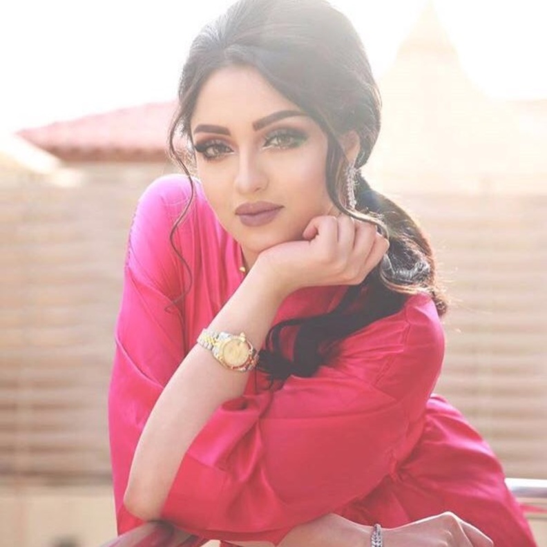 هلا حولت هوايتها لمهنة احترافية