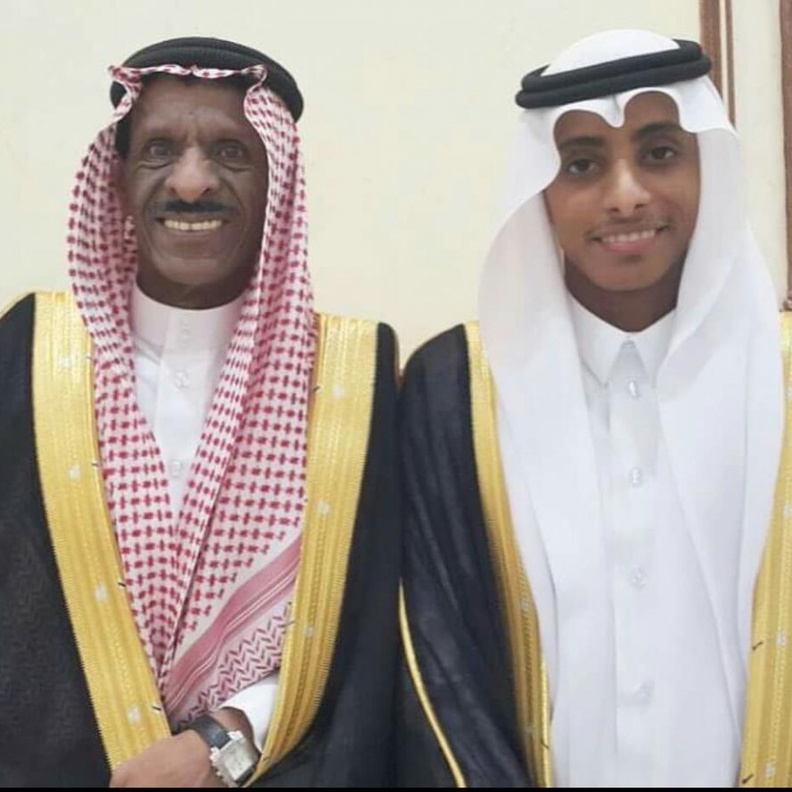 الفنان خالد الرفيعي مع زوج إبنته 