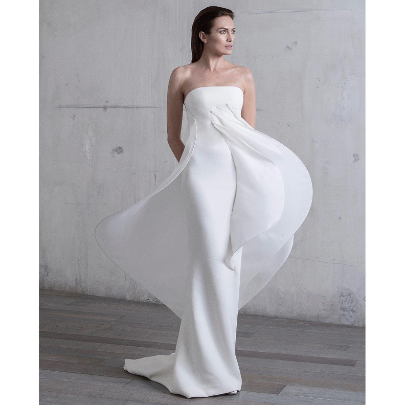 فساتين خطوبة بيضاء ناعمة من مجموعة ستيفان رولاند Stephane Rolland للعام 2017.