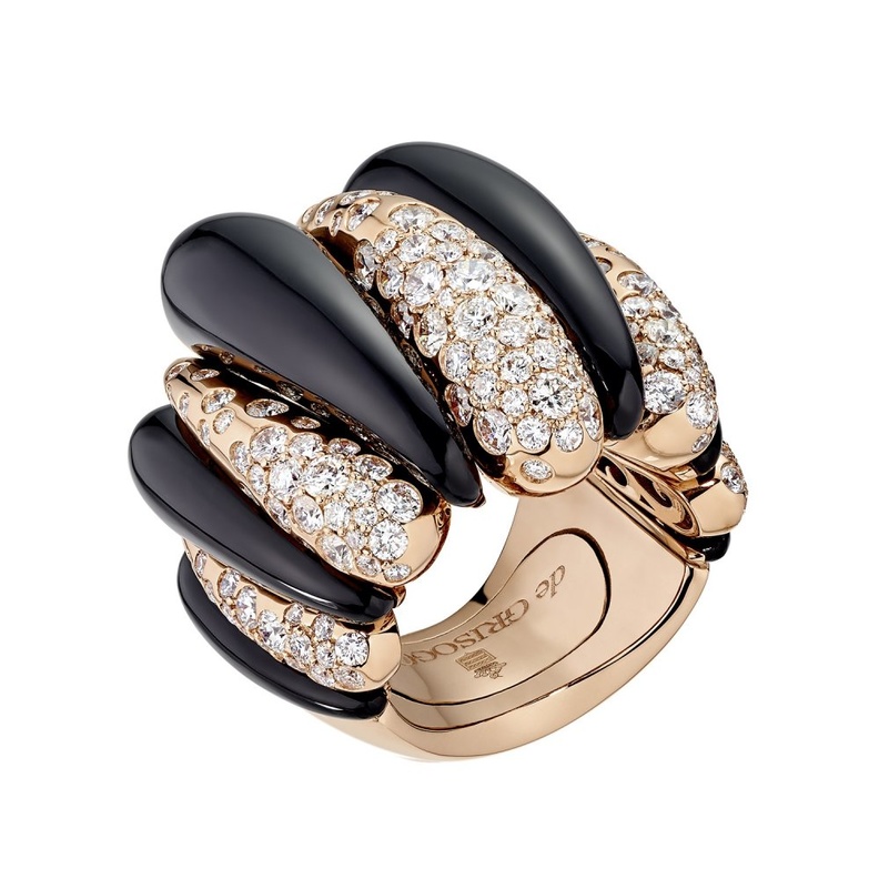 قرط فان كليف آند آربلز من الذهب الأبيض والماس والعقيق اليماني