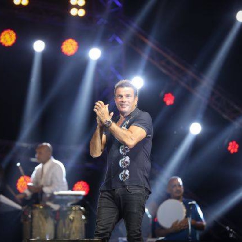 عمرو دياب في حفل الغردقة