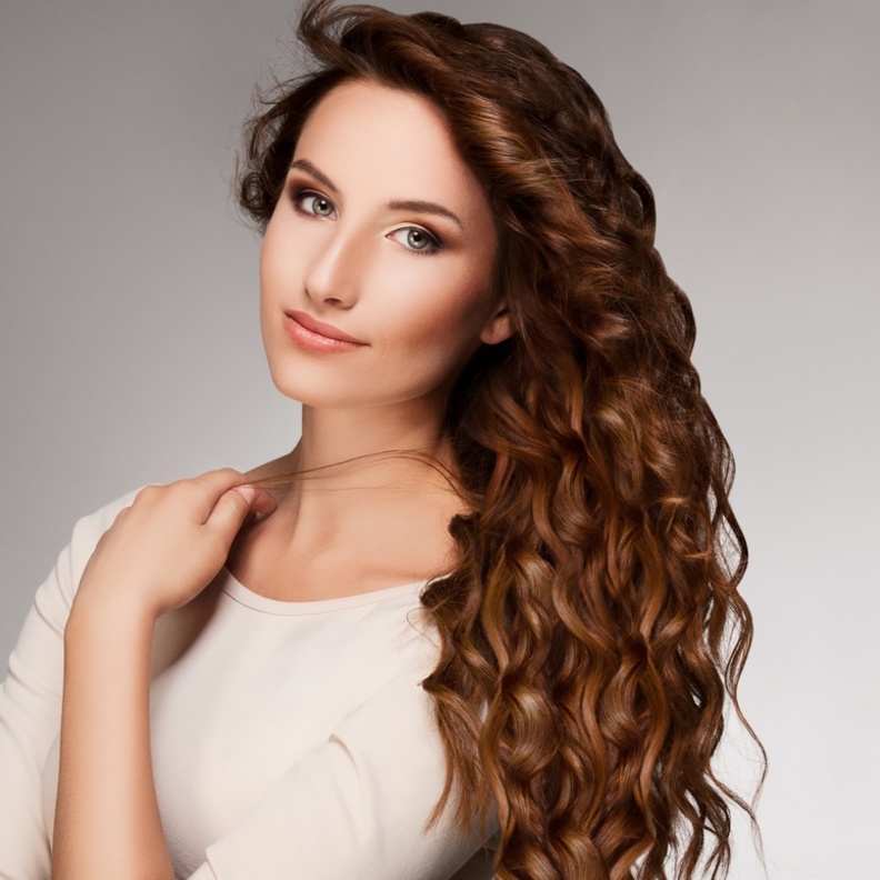  زيت الزيتون و الثوم سيجعلان شعرك أقوى وأطول 