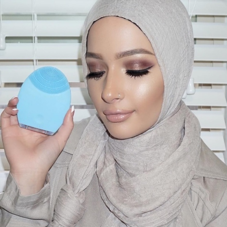 مكياج متألق من نورا عافية