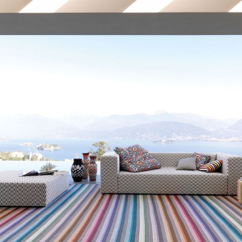 كنب فاخر من فيرساتشي Versace 