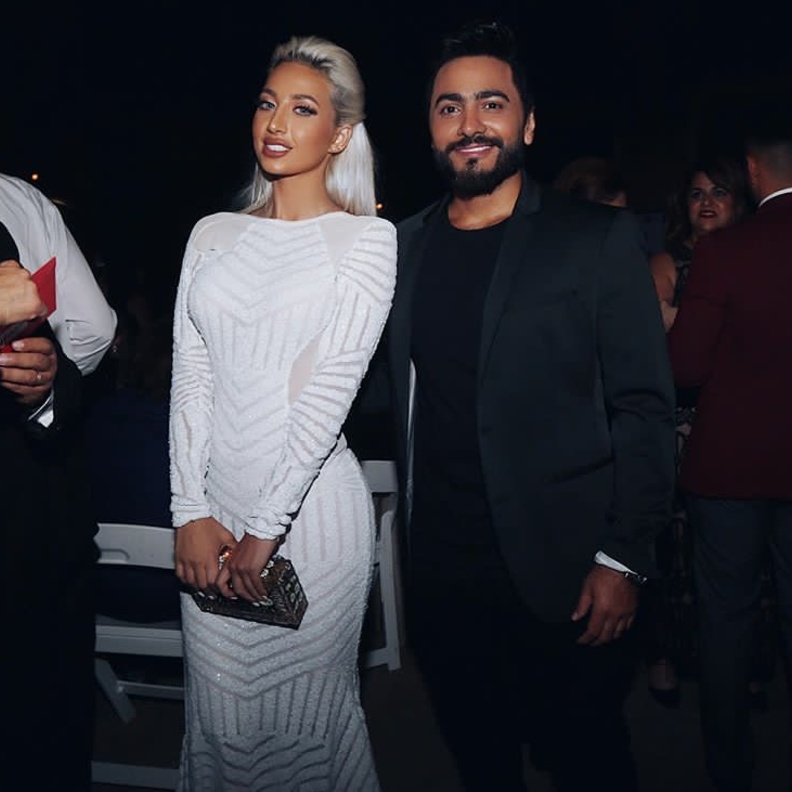 تعشق المودل روز اللون الوردي في كثر من تفاصيل حياتها .