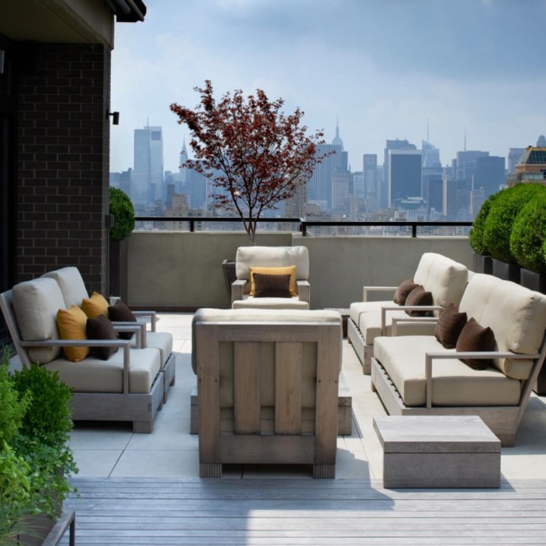 أحواض نباتات مميزة في ديكورات جلسات خارجية للشرفة