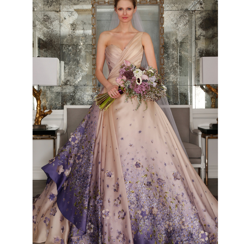 فساتين زفاف ملونة