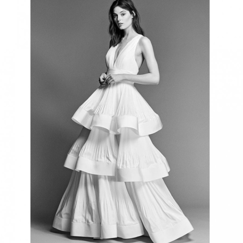 فساتين زفاف متعددة الطبقات من مجموعة انيس دي سانتو Ines Di Santo لعام 2018.