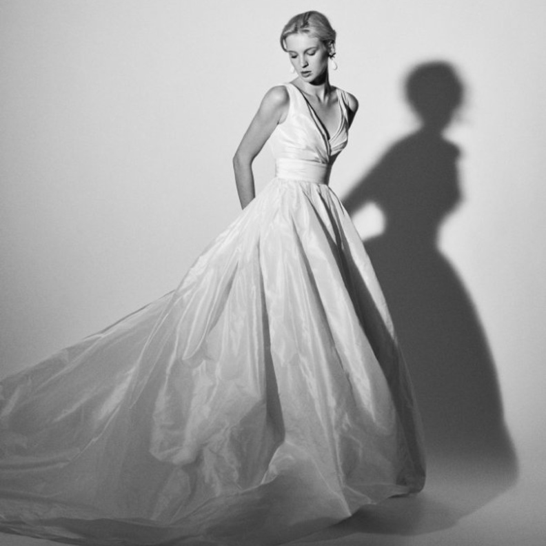 فساتين زفاف من دار أزياء كارولينا هيريرا لموسم ربيع 2018 