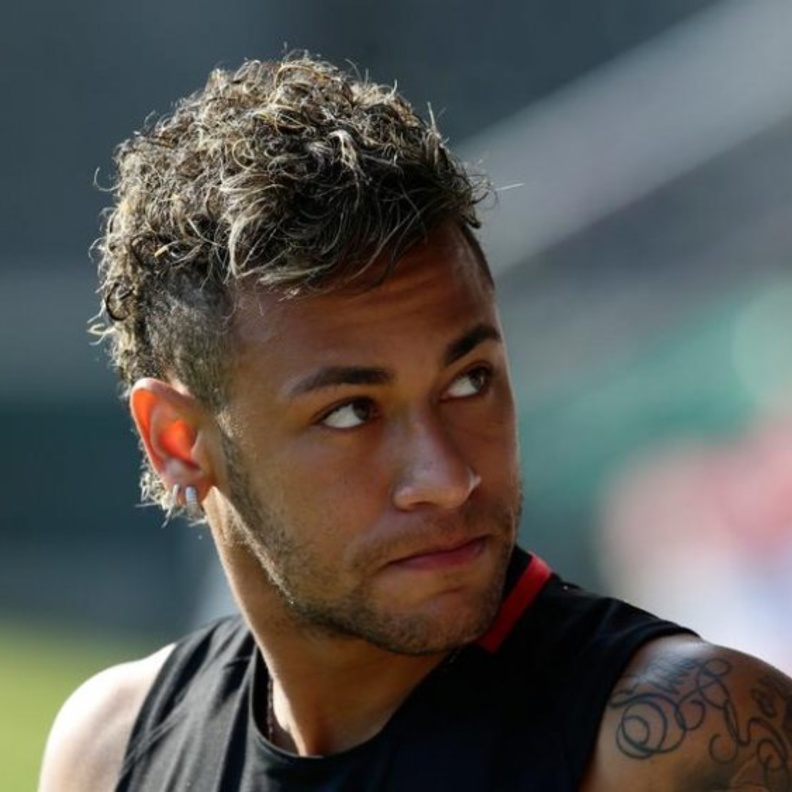 باريس سان جيرمان يعرض 500 مليون يورو على نيمار في 4 سنوات