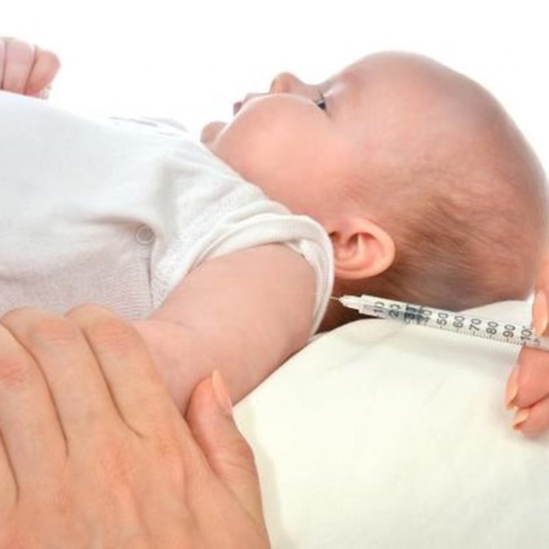 طالبات سعوديات ينشئن تطبيقا ذكيا لتطعيمات الأطفال