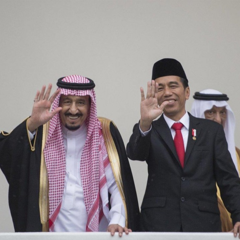 الملك سلمان اثناء سفرة لشرق اسيا في رحلته الاخيرة