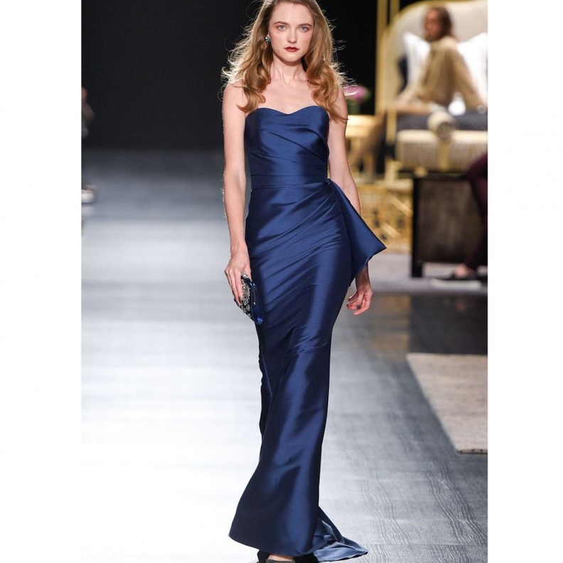 فستان سهرة أزرق من بادلي ميشكا