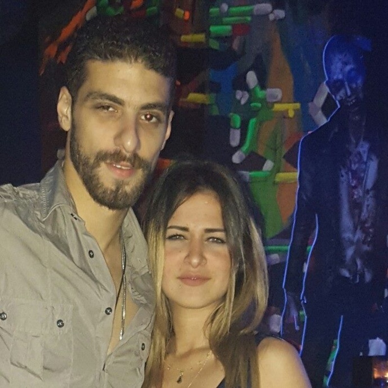 مقتل شاب أمام خطيبته في كافيه كيف