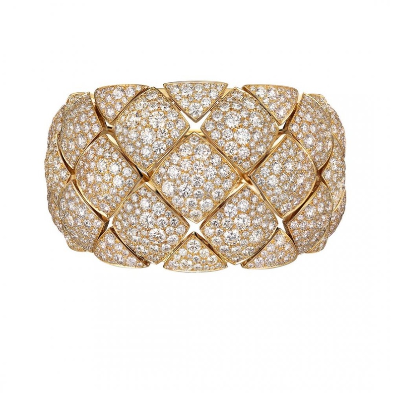 اسوارة شانيل مع الماس البرلنت