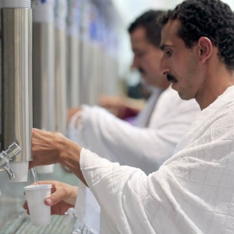 المظلات الشمسية مهمة أثناء أداء مناسك الحج