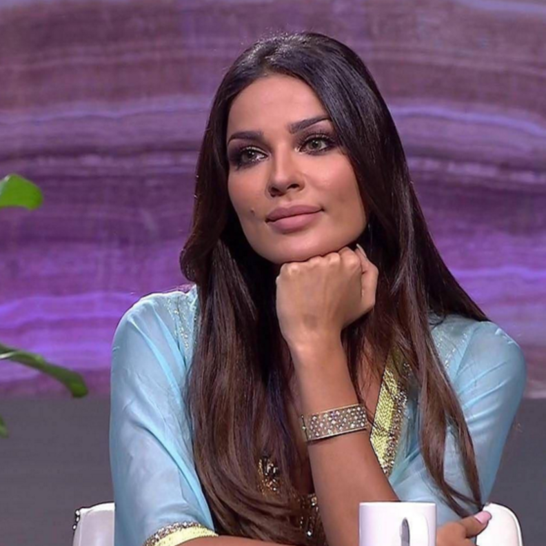 لمناسباتك الرمضانية استوحي اطلالة مميزة من نادين نسيب نجيم