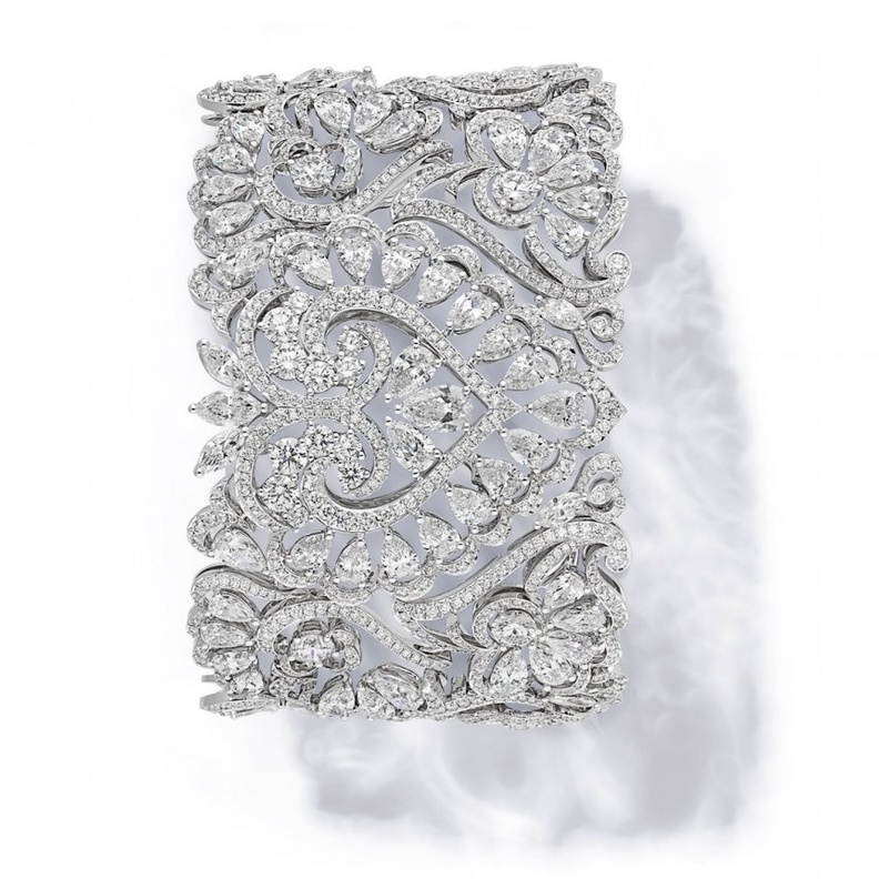 أسوارة لويس فيتون من الذهب الأبيض والماس والاسبينل البنفسجي