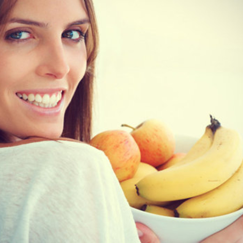 أطعمة صحية تعيد النشاط والشباب للمرأة بعد الولادة