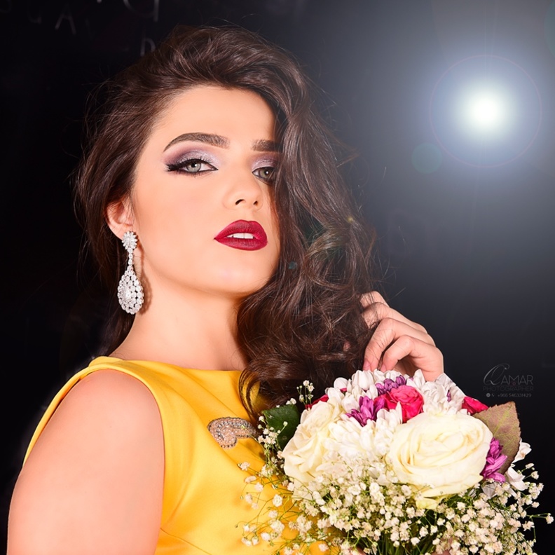 احدى صور المصورة قمر العيسى