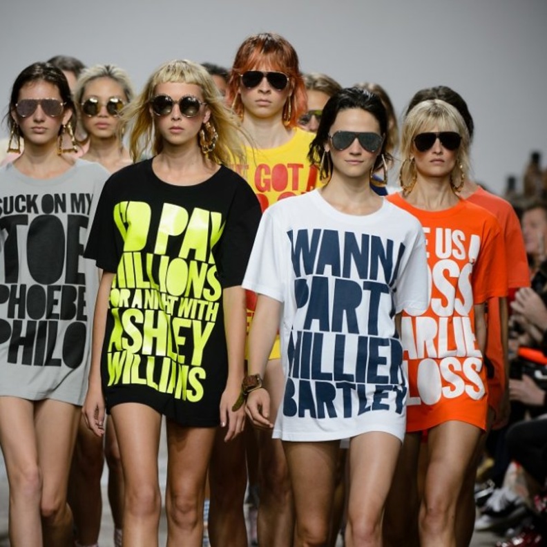 ملابس صيفية 2017 مع طبعات وشعارات من ‏House Of Holland