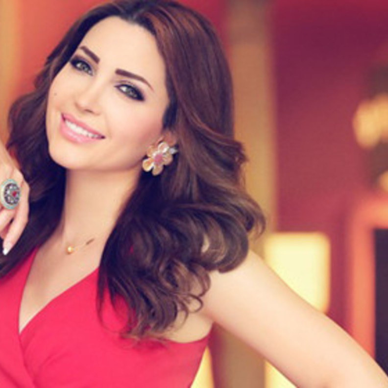 الفنانة نسرين طافش