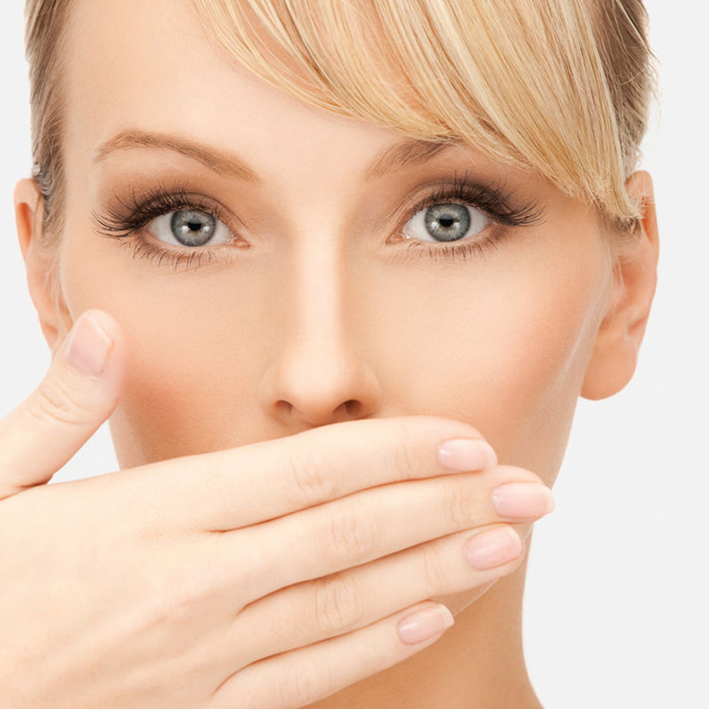 نصائح طبية للتخلص من رائحة الفم الكريهة ومعرفة اسبابها