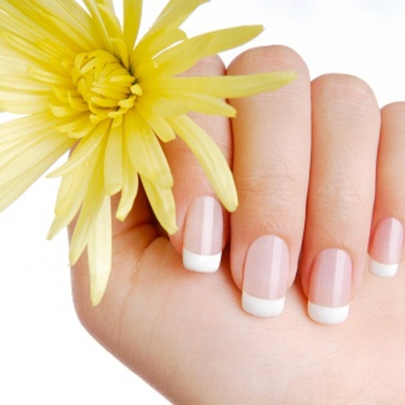 وصفات طبيعية لـ تقوية الاظافر المتعبة